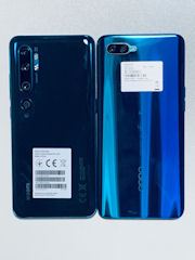 [OPPO Reno AとMi Note 10 (裏面)]